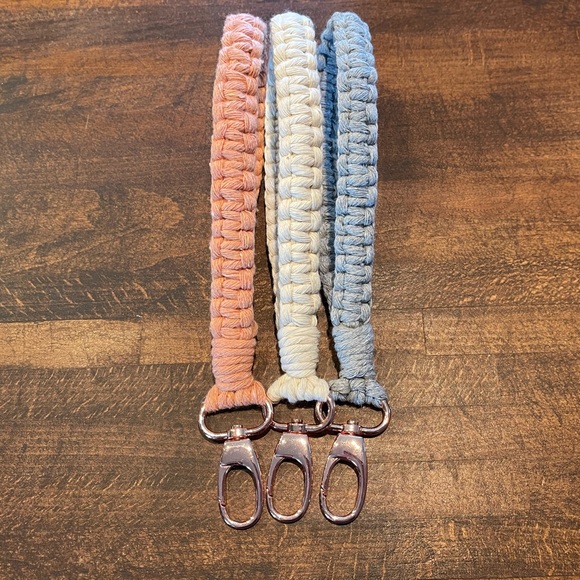 Macrame wristlet keychains - Picture 9 of 11